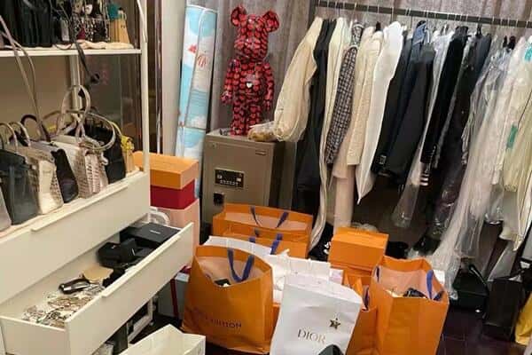 肇东市回收一线品牌衣服.jpg